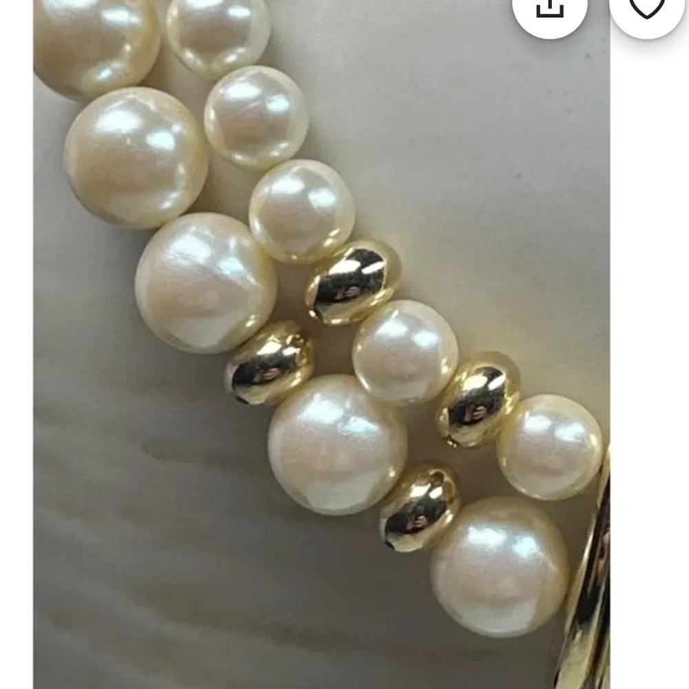 Classic Pearl and Gold Women's Necklace - Picture 3 of 9
